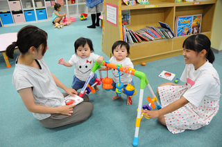 お母さんから子育てについてのお話を聞きました