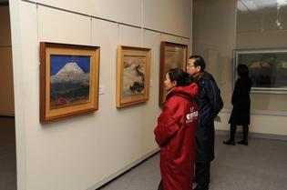 多彩な富士山を鑑賞