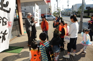 商店街の方と交流