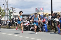 力走を見せる天童・東村山チーム