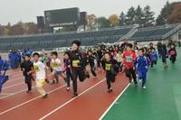 大会前には岸川選手のランニング教室が行われました。